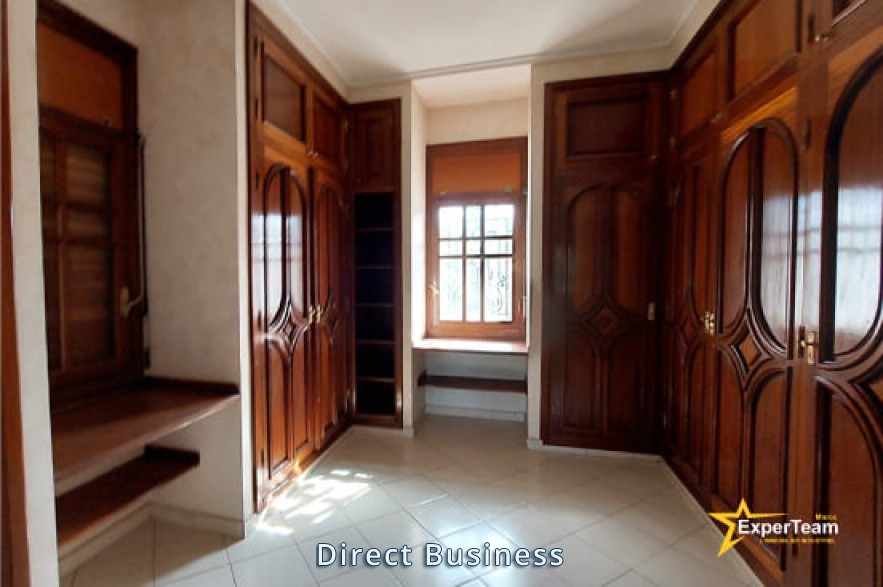 A Louer — Villa 1.000 m²