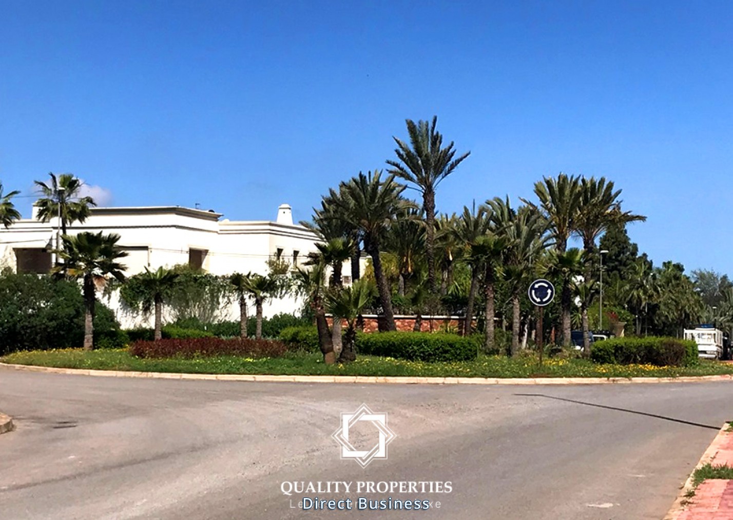A vendre - Terrain en zone villas