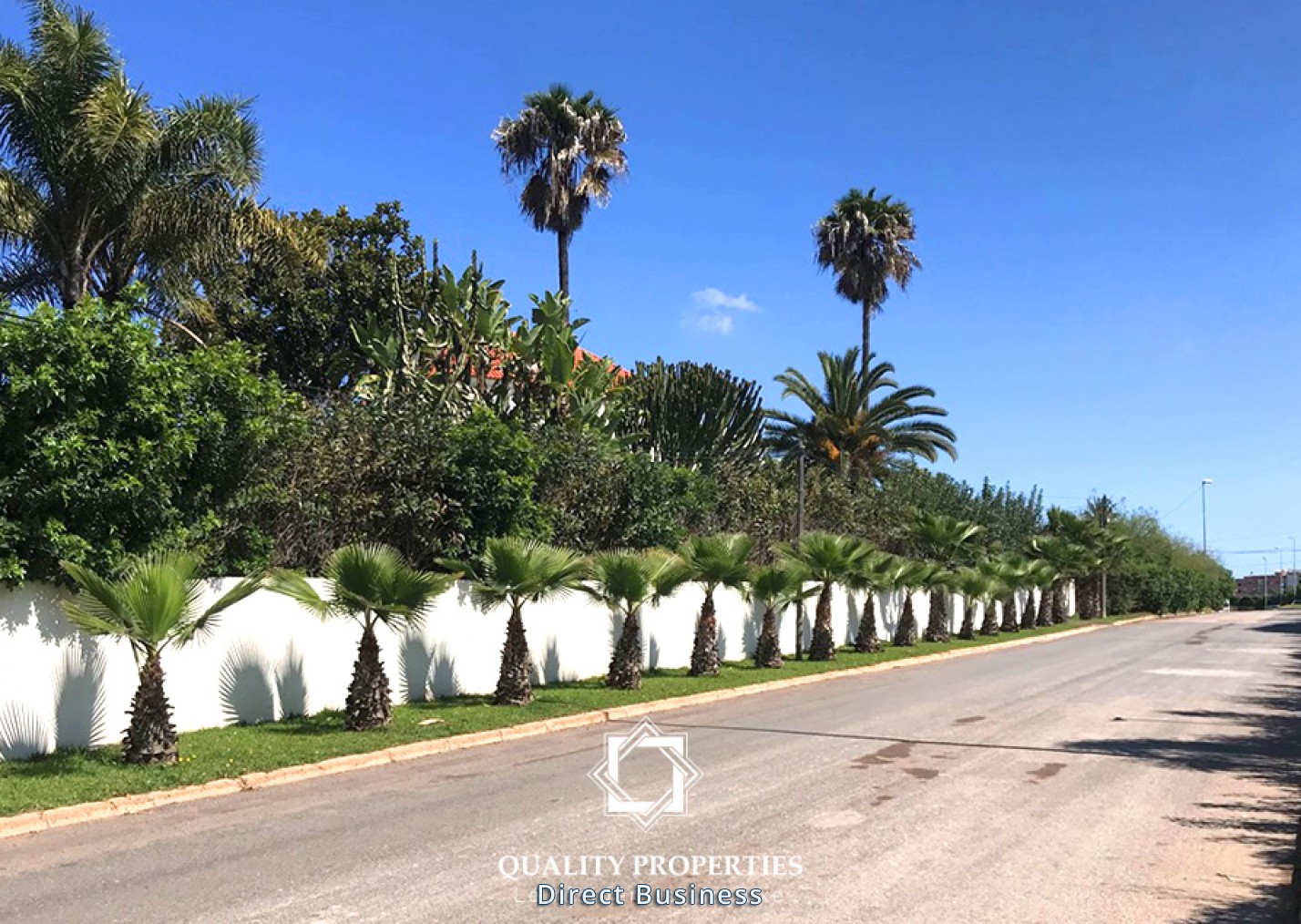 A vendre - Terrain en zone villas