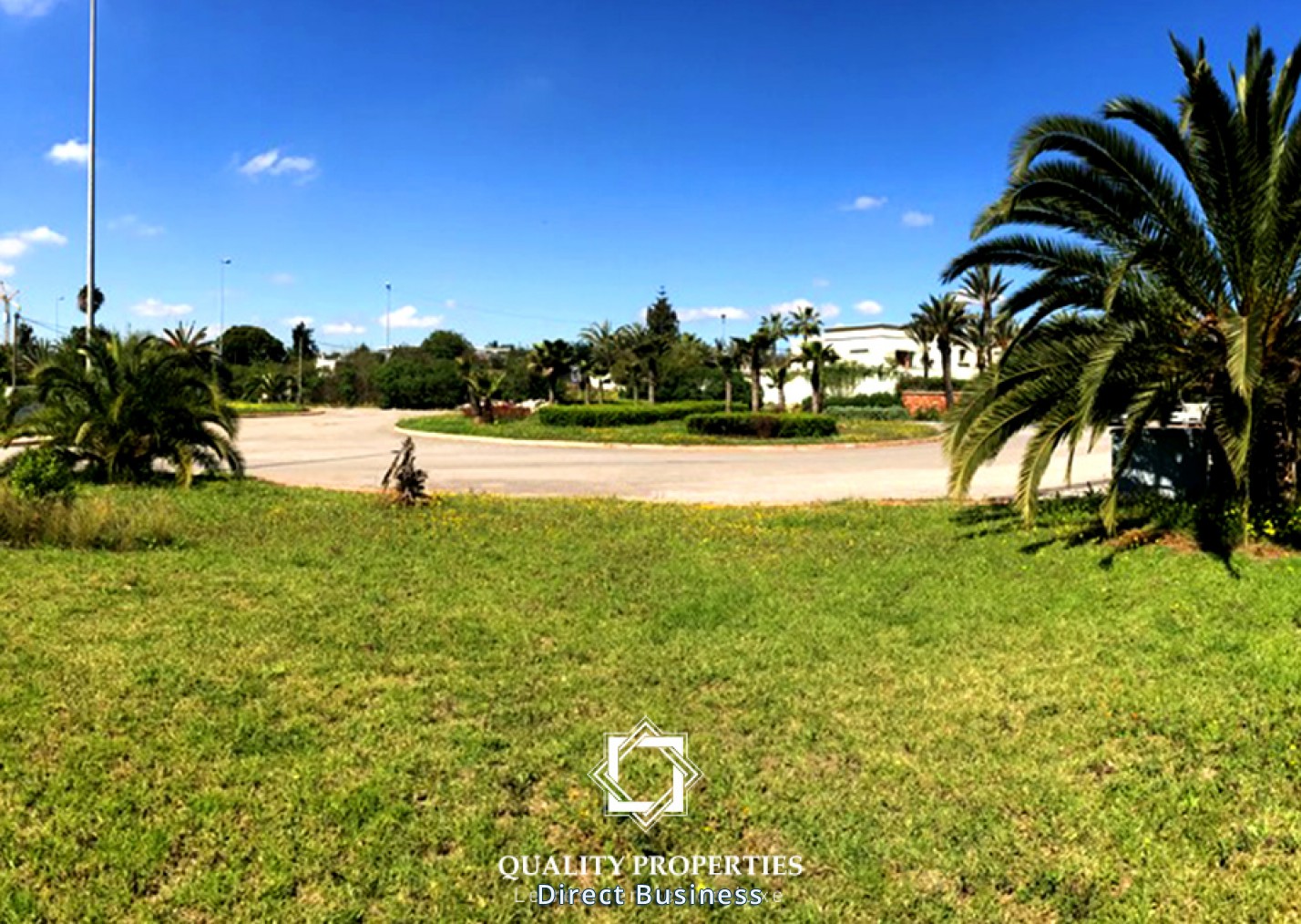 A vendre - Terrain en zone villas