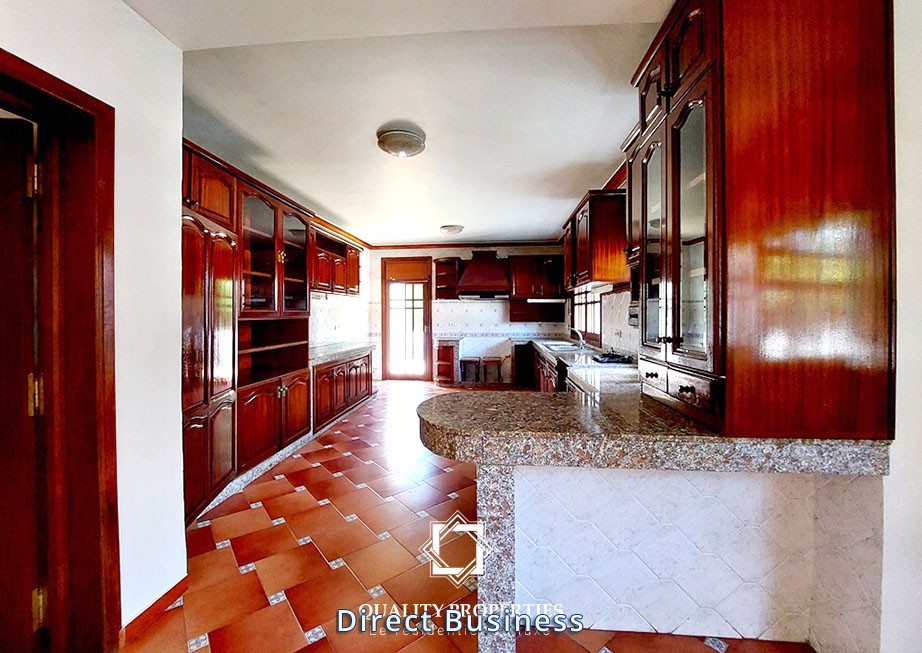 A louer- Belle villa 5 chambres, de 650 m²