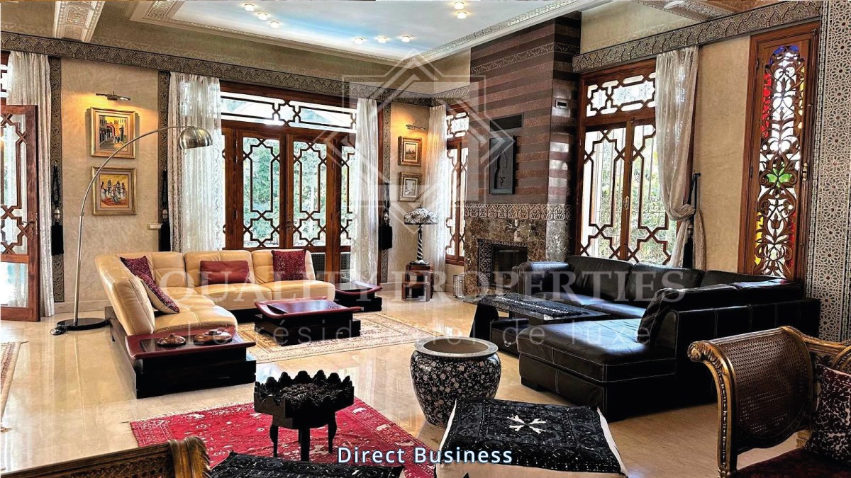 Villa récente, 5 chambres et piscine, dans le calme quartier Mandarona