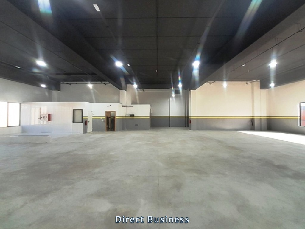 A louer – Bâtiment de 1.600 m² – show-room et atelier automobiles – Zenata, Casablanca