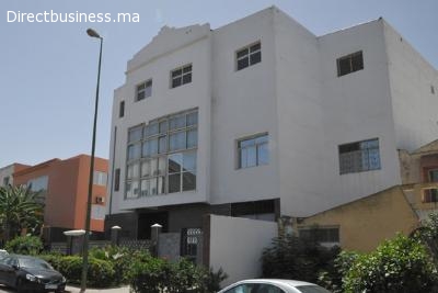 Local industriel et de stockage à louer – 830 m2